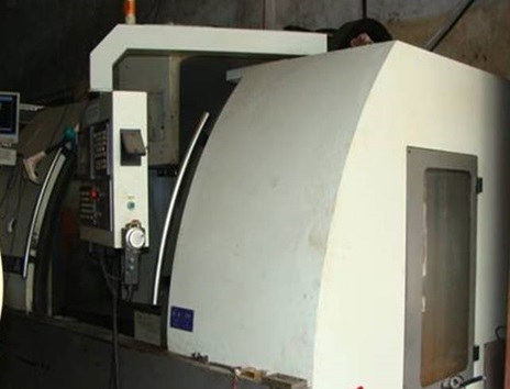 Máy gia công CNC EUMA - Cơ khí chính xác